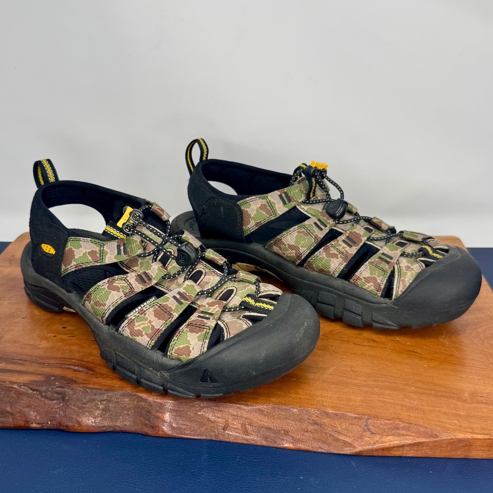 Keen Newport H2 Retro Men's 9 Fisheye Camo Waterproof Hiking Sneaker Sandals